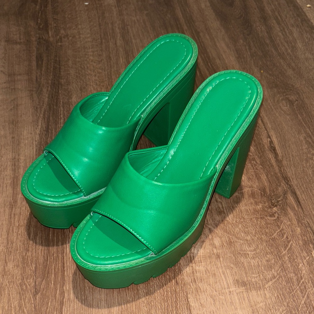 Source Unknown Vibrant Green Platform Sandals - image 1